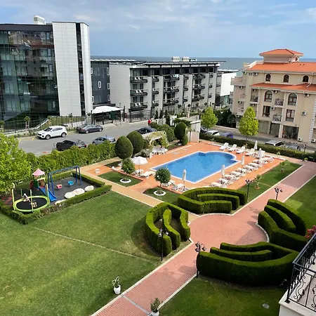 Royal Bay Apartment *